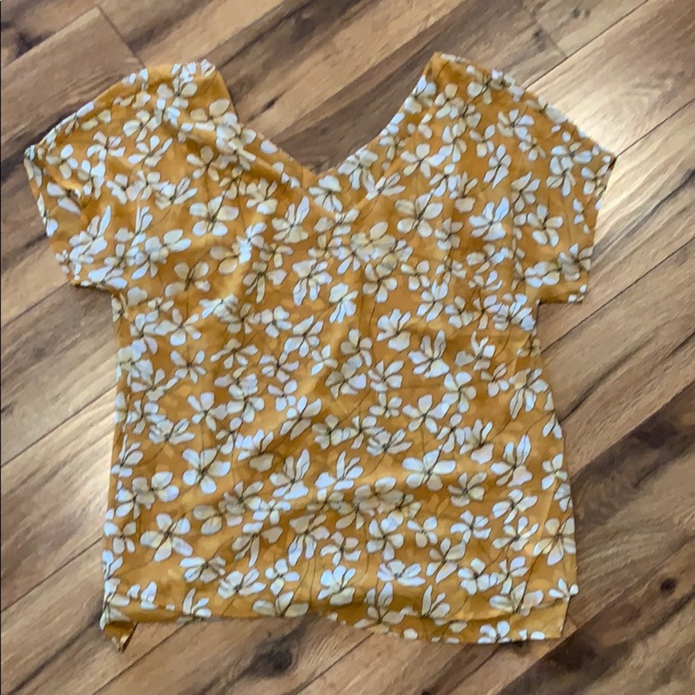 Cabi thrive top